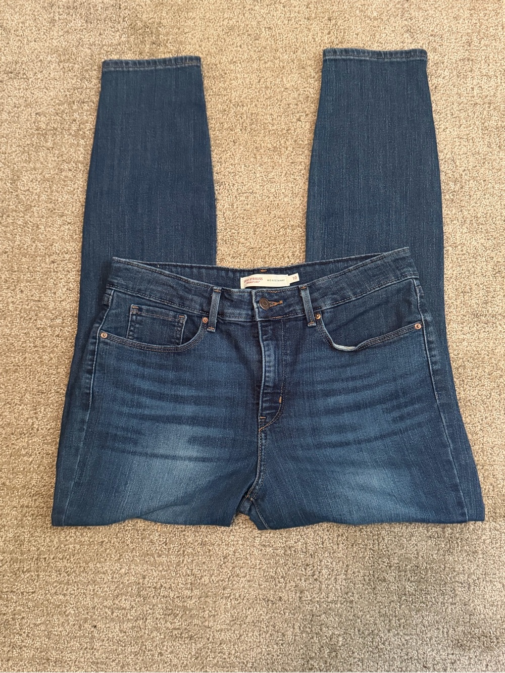 Women’s Levi’s  Mid Rise skinny Dark Blue Jeans